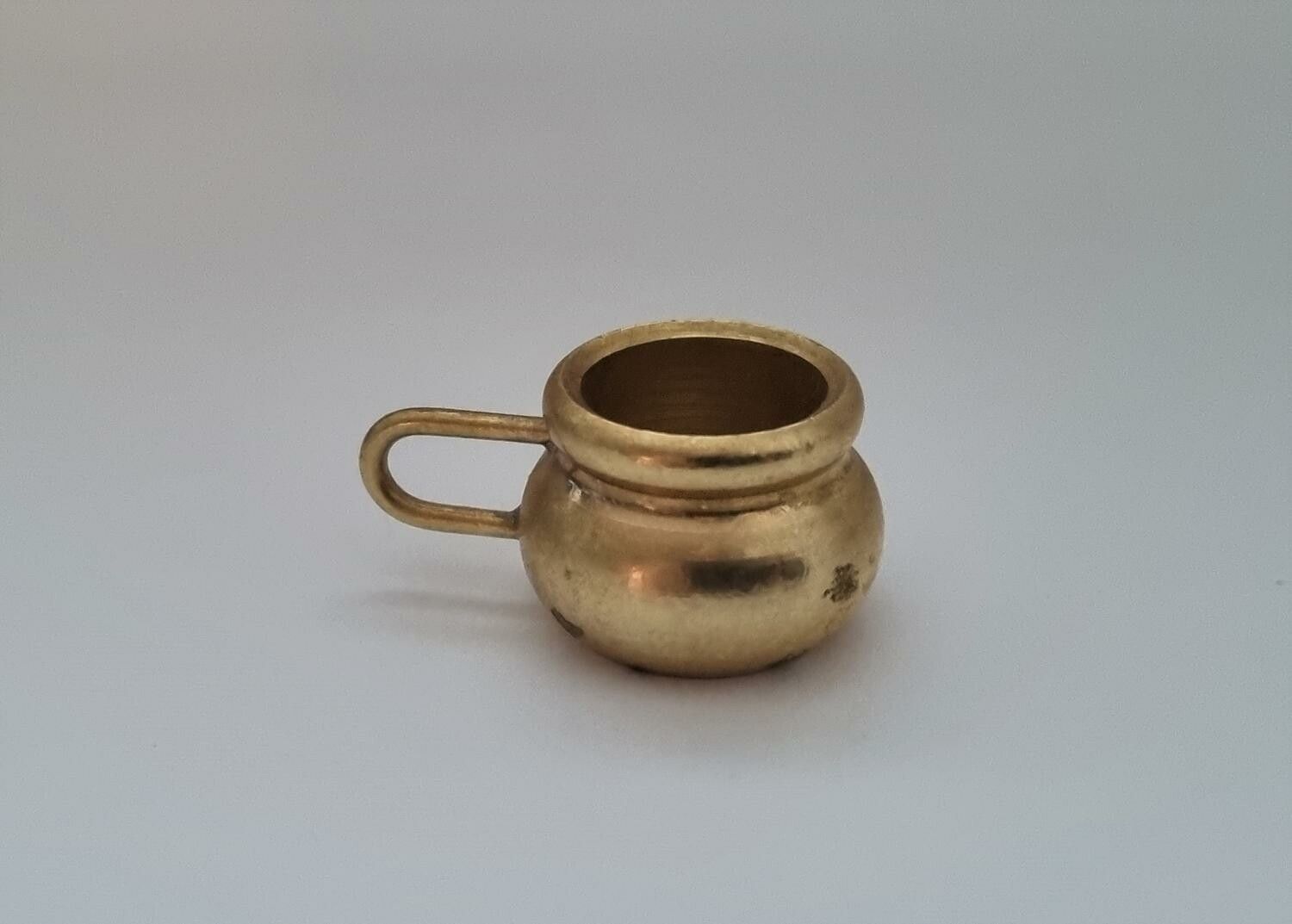 Potta, minipotta. Miniatyr till dockhus, dockskåp / tittskåp med mera