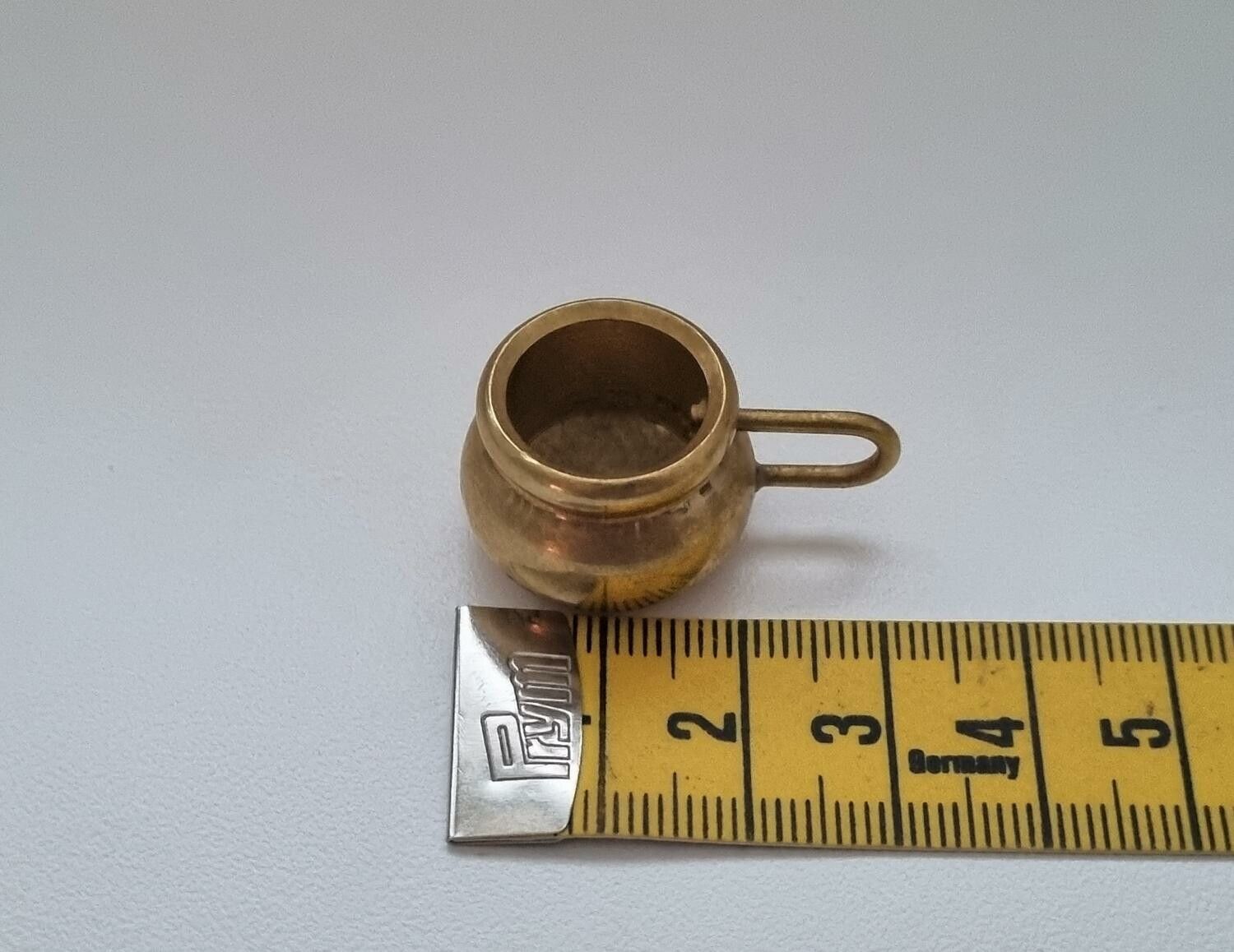 Potta, minipotta. Miniatyr till dockhus, dockskåp / tittskåp med mera