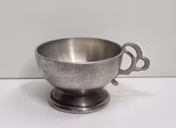 Kopp / mugg i tenn. Nyköping Svensk Tenn