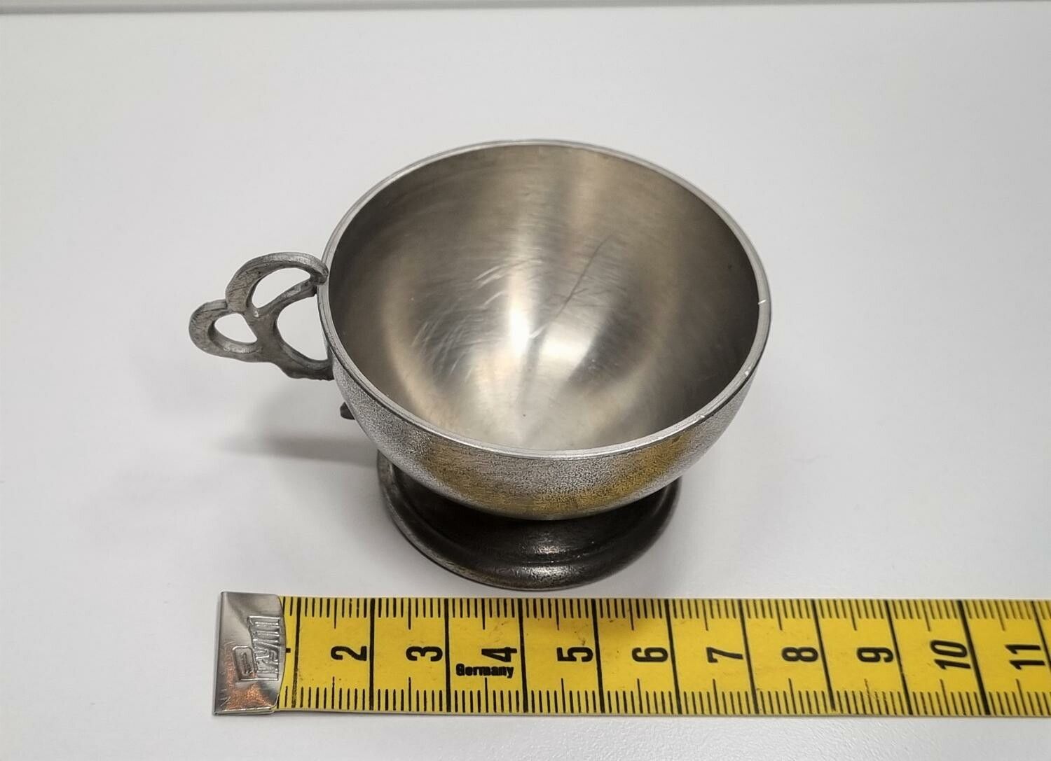 Kopp / mugg i tenn. Nyköping Svensk Tenn