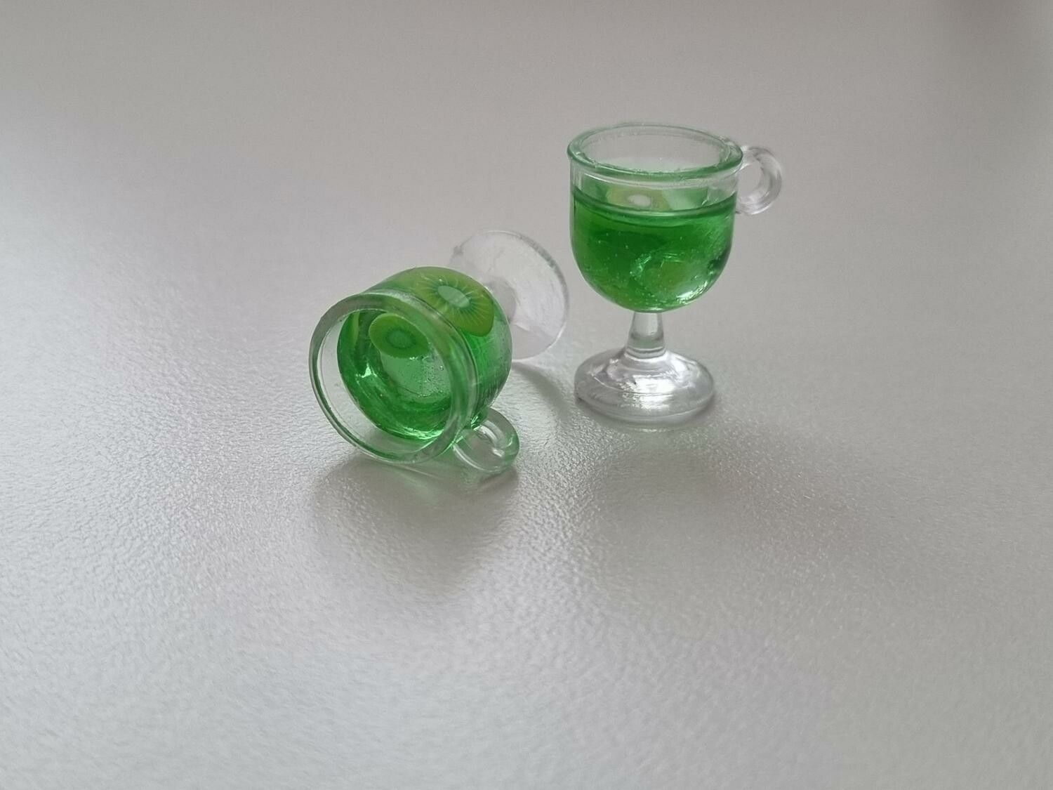 2 st små drinkar, miniatyrer