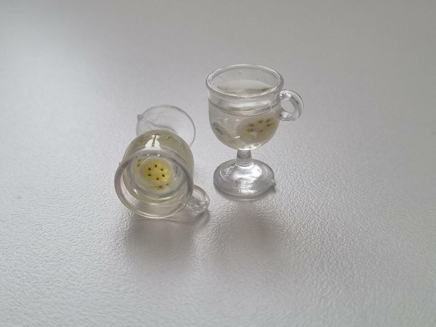 2 st små drinkar, miniatyrer