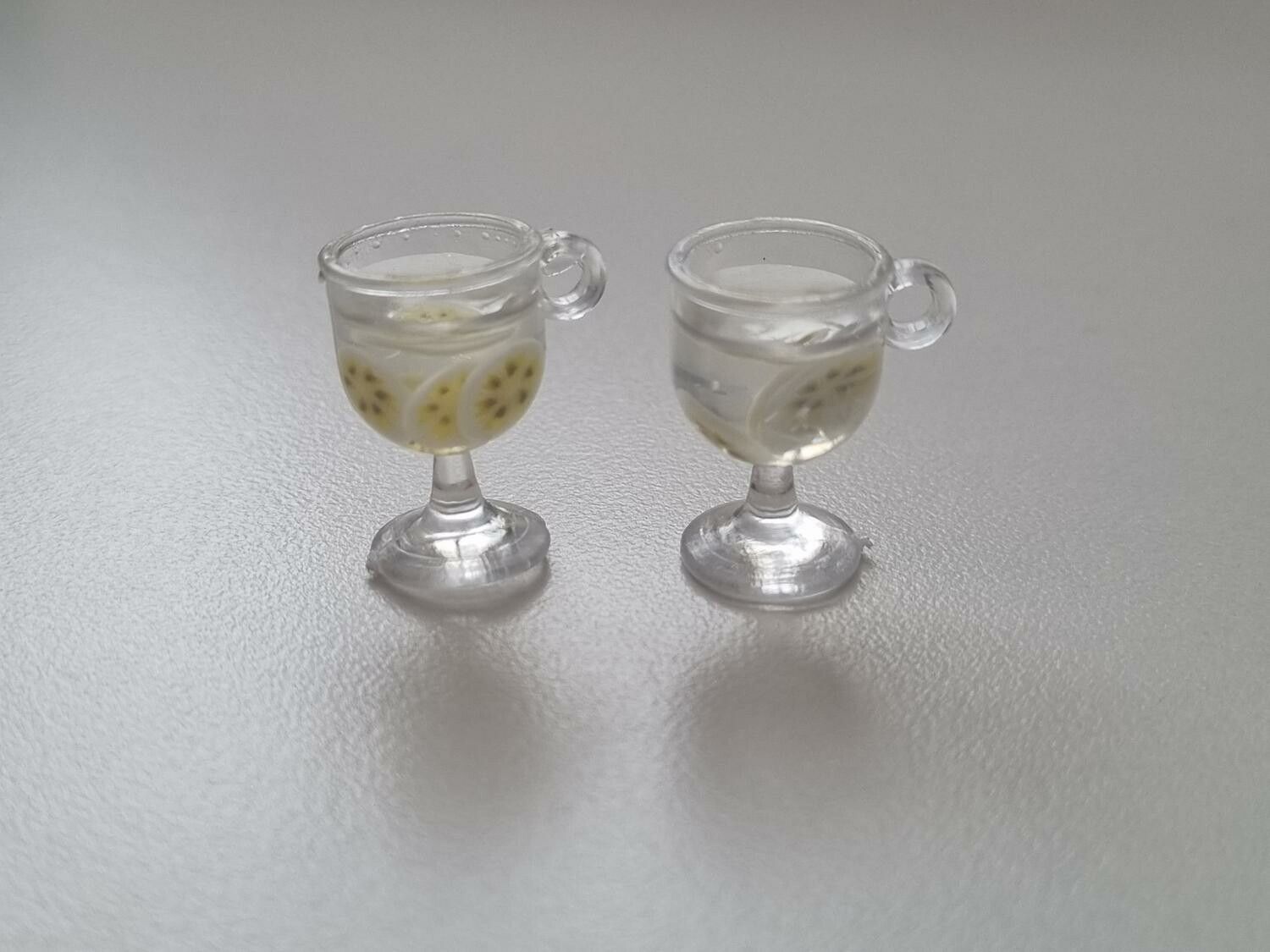 2 st små drinkar, miniatyrer