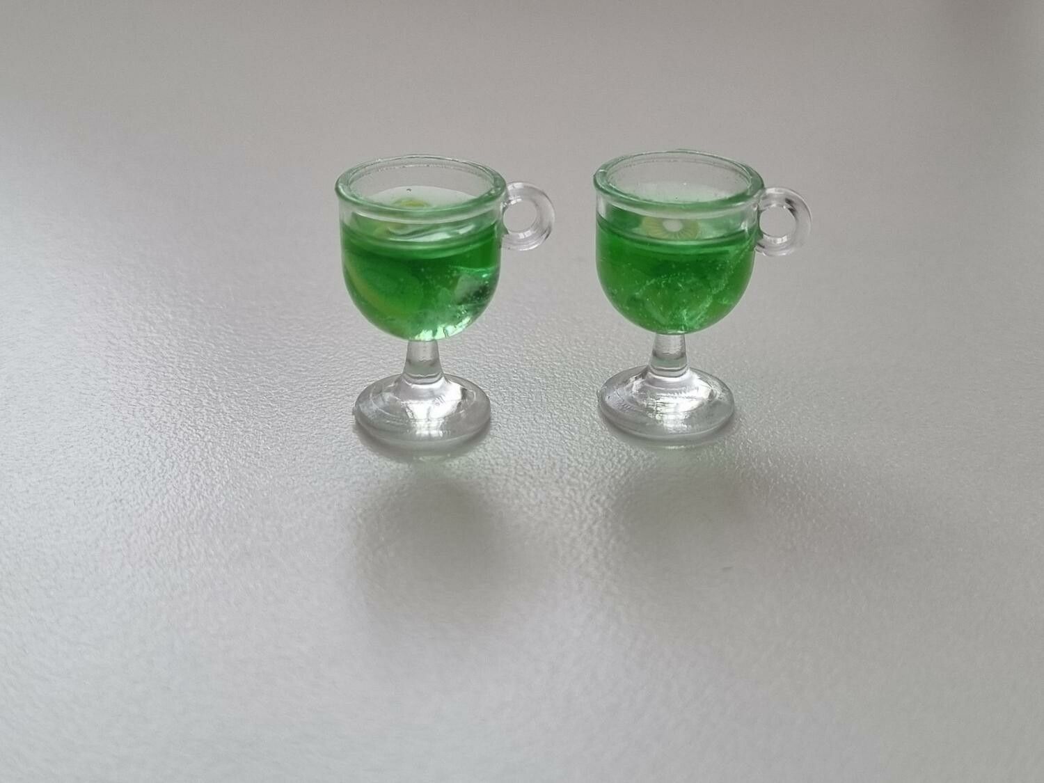 2 st små drinkar, miniatyrer