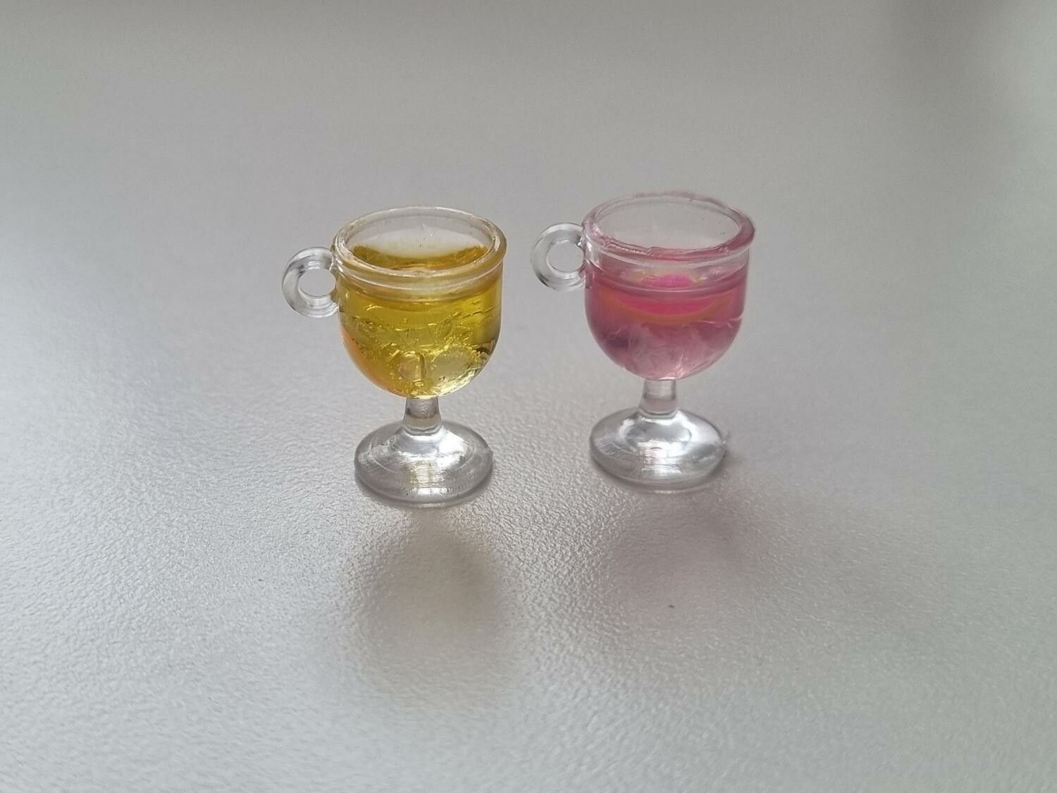 2 st små drinkar, miniatyrer