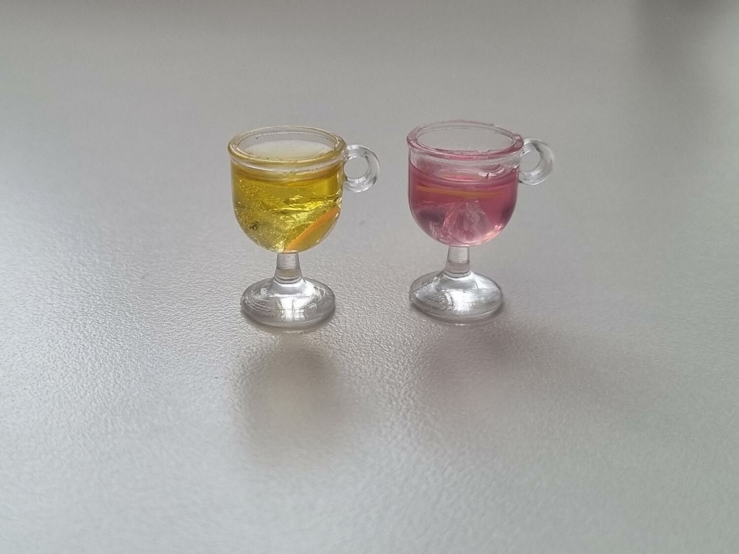 2 st små drinkar, miniatyrer