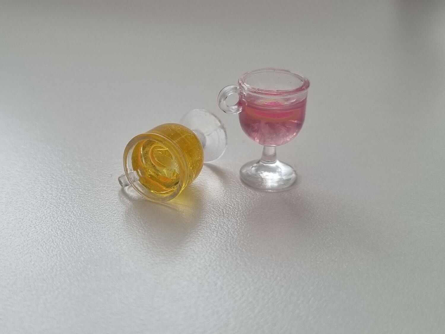 2 st små drinkar, miniatyrer