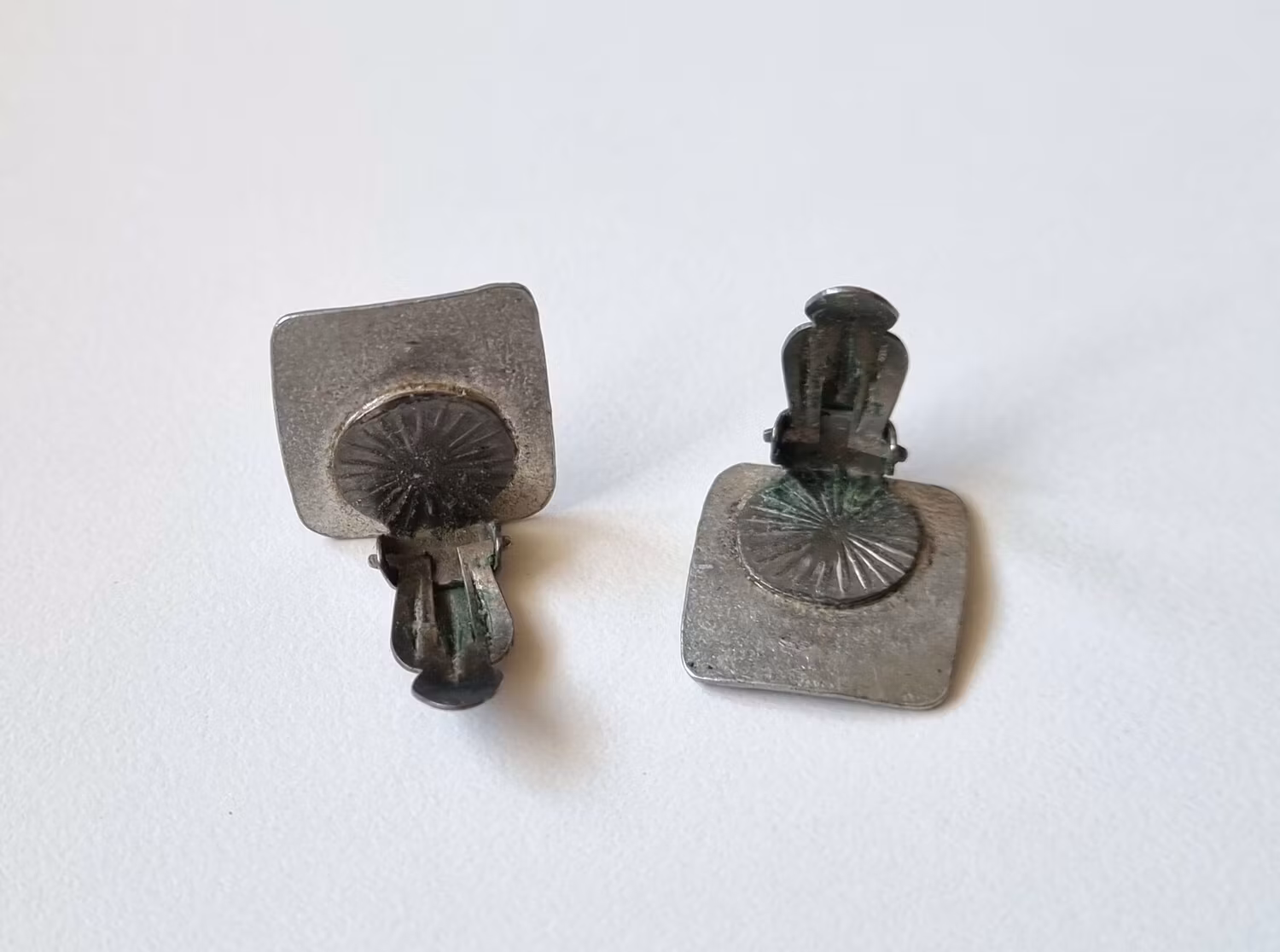 Silverfärgade clips / örhängen