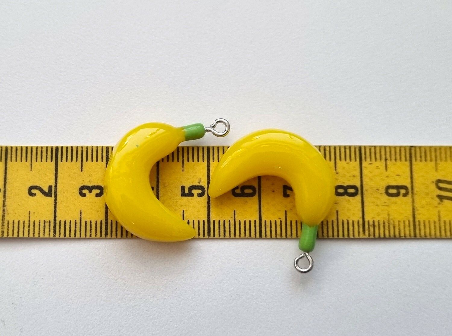 2 st bananer. Berlocker / charms