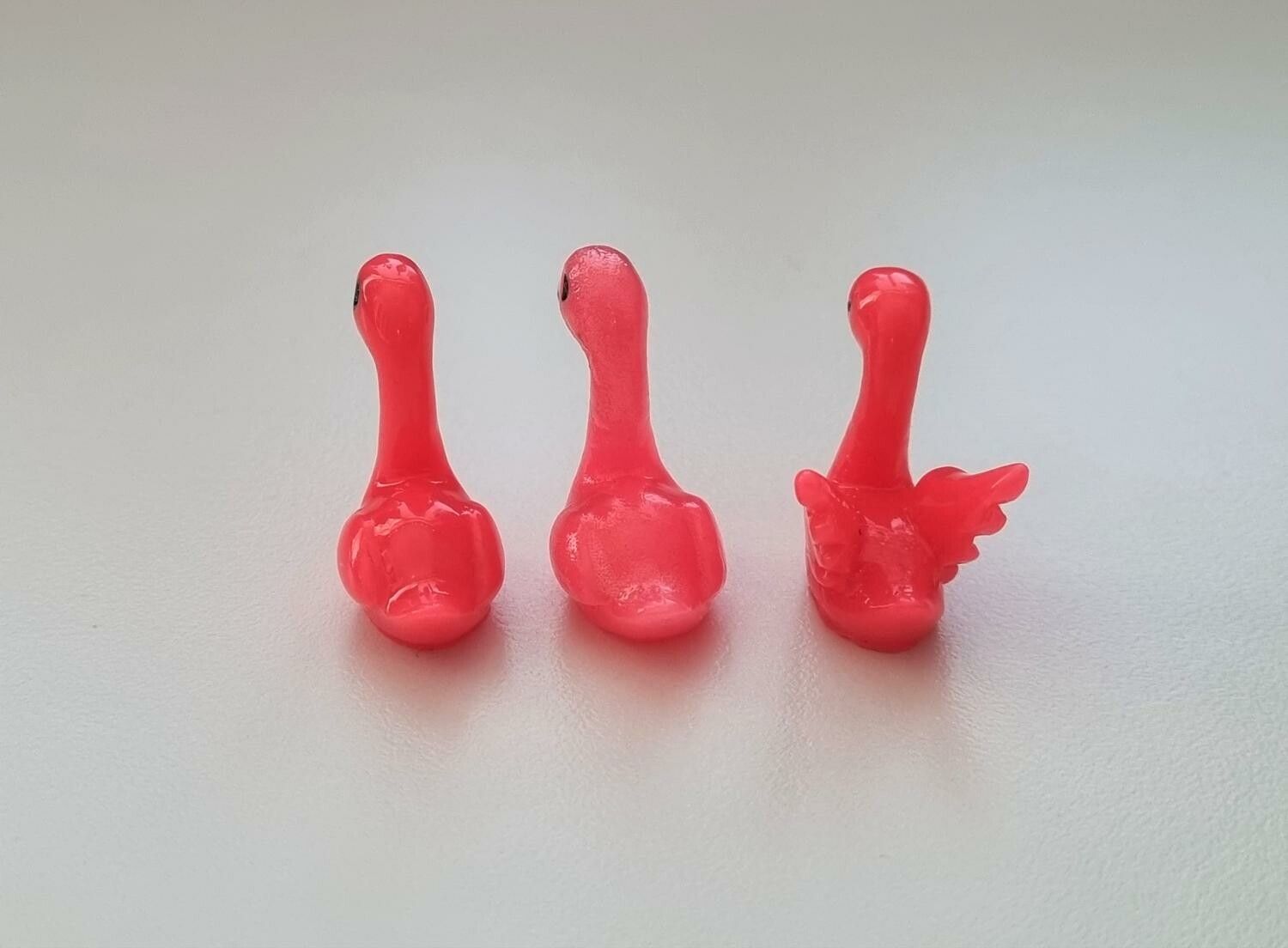 3 st flamingos. Miniatyrer / figuriner för dockskåpet, tittskåp mm