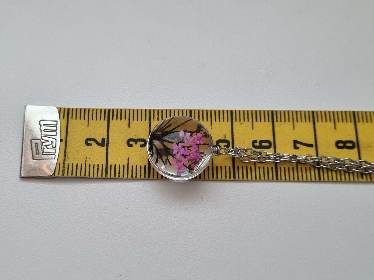 Halsband - Rund glasberlock med ett målat träd inuti (45 cm lång kedja)