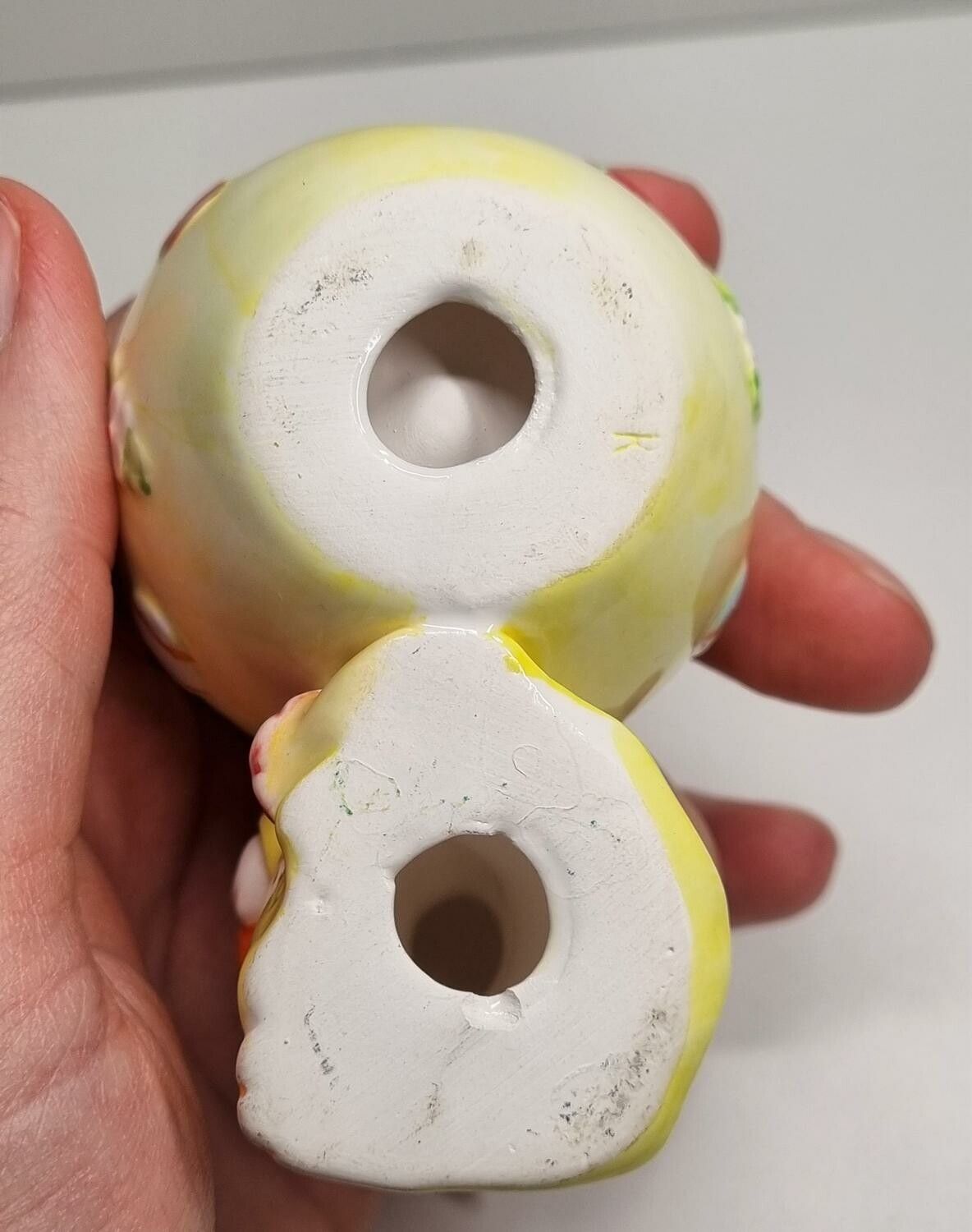 Kanin med äggkopp. Porslinsfigur