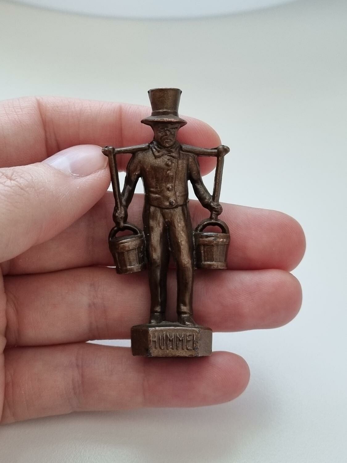 Hummel mors man figuring, miniatyr vattenbärare (70 gram)