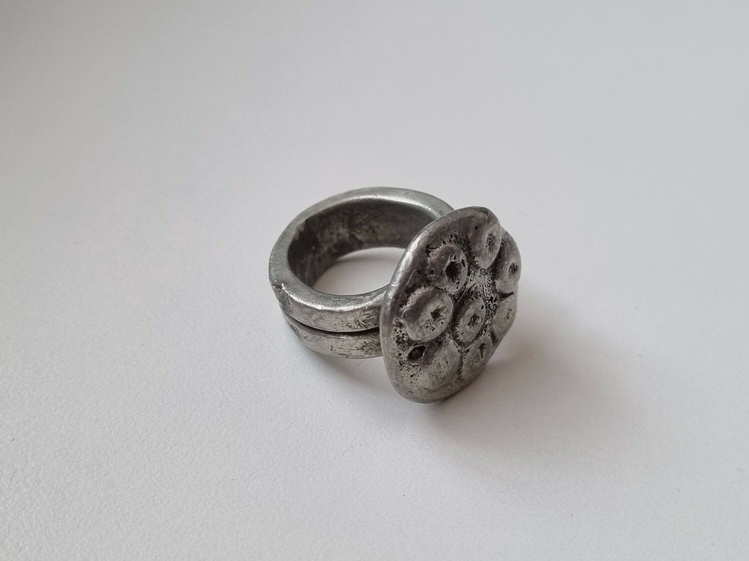 Tung liten ring (24,5 gram)