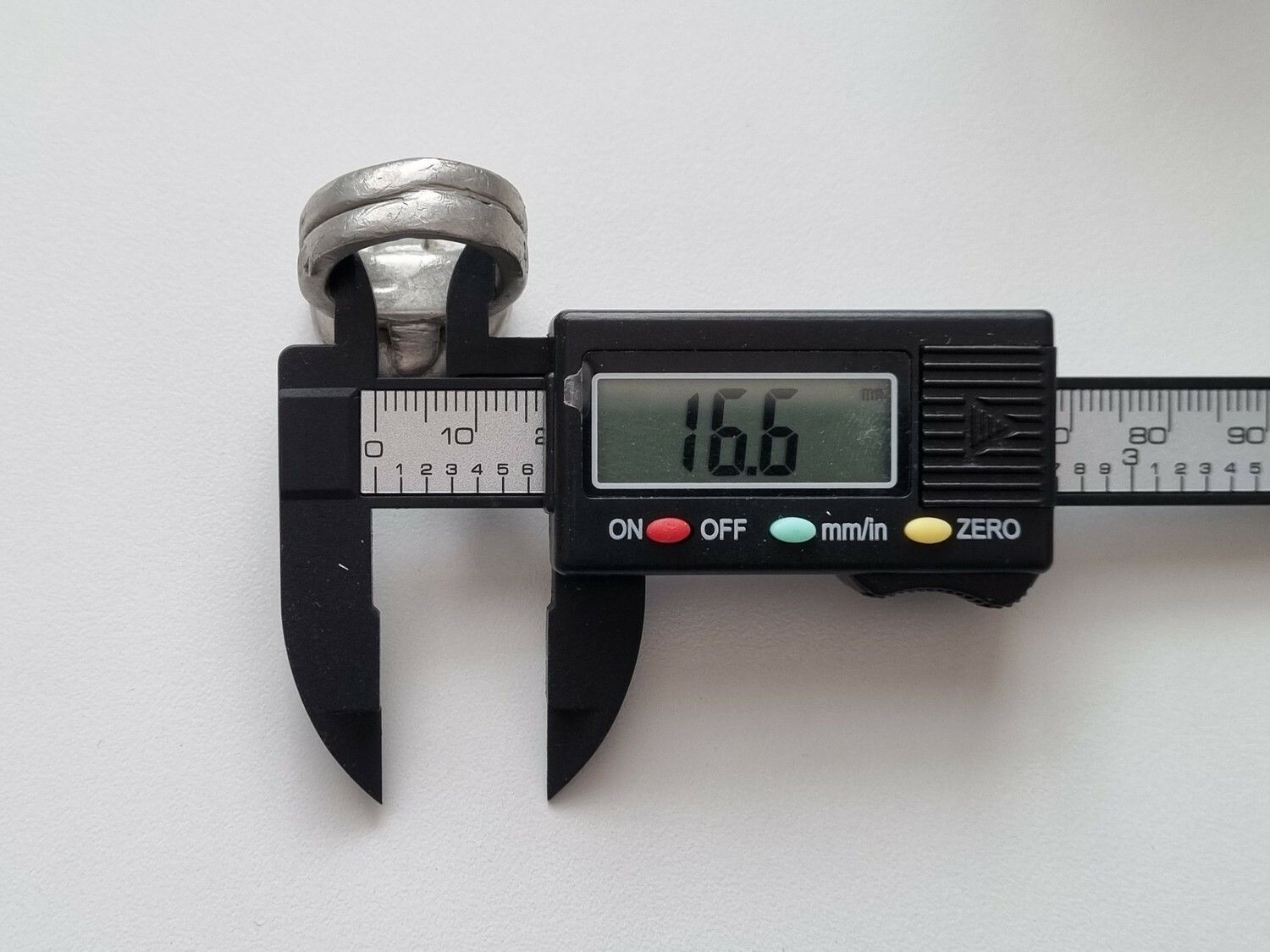 Tung liten ring (24,5 gram)