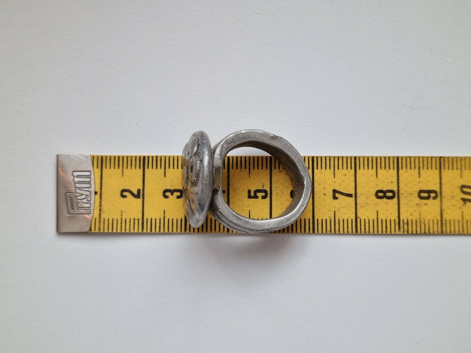 Tung liten ring (24,5 gram)