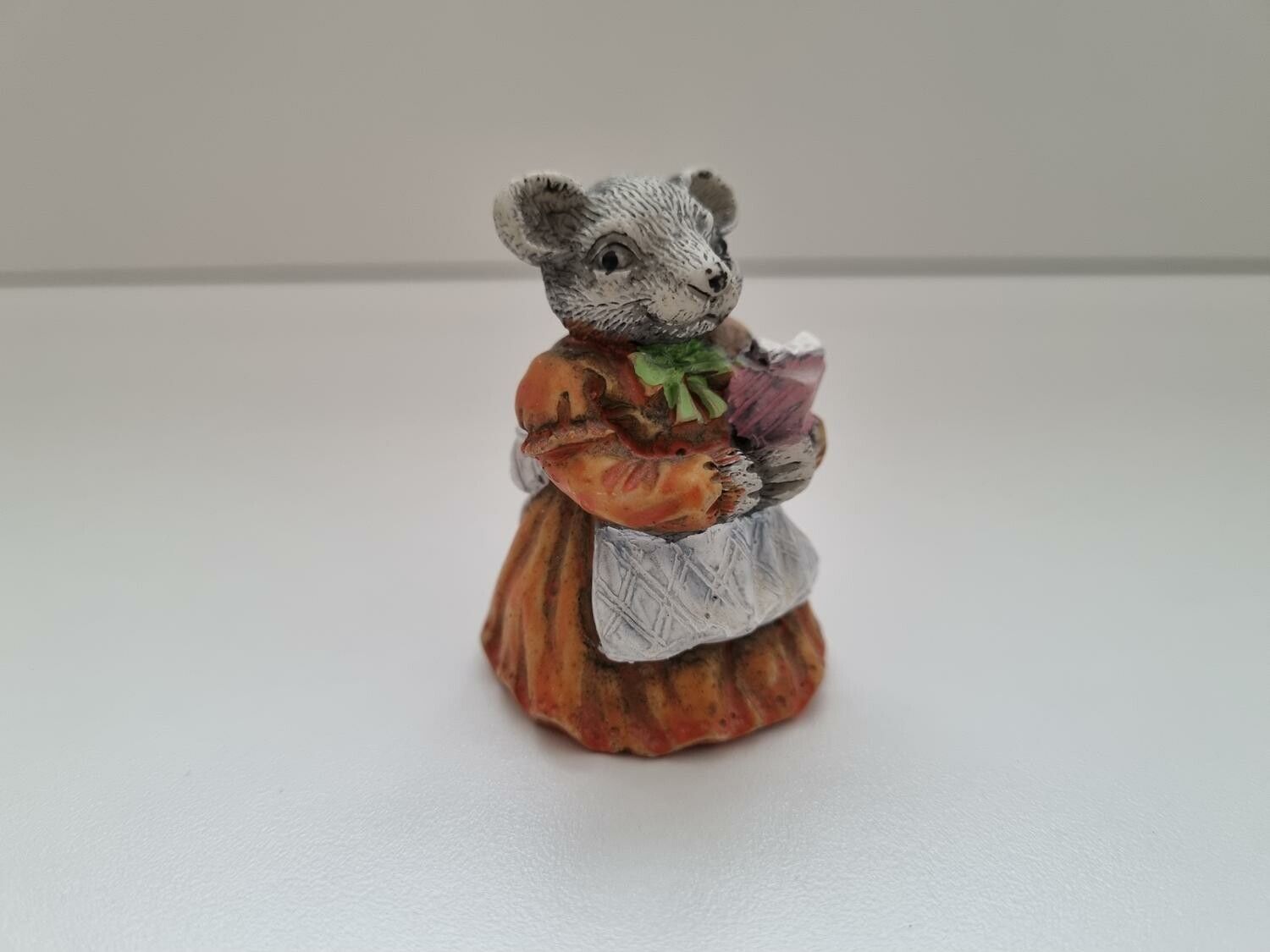 Figurin miniatyr mus, mini mus i keramik (dam)