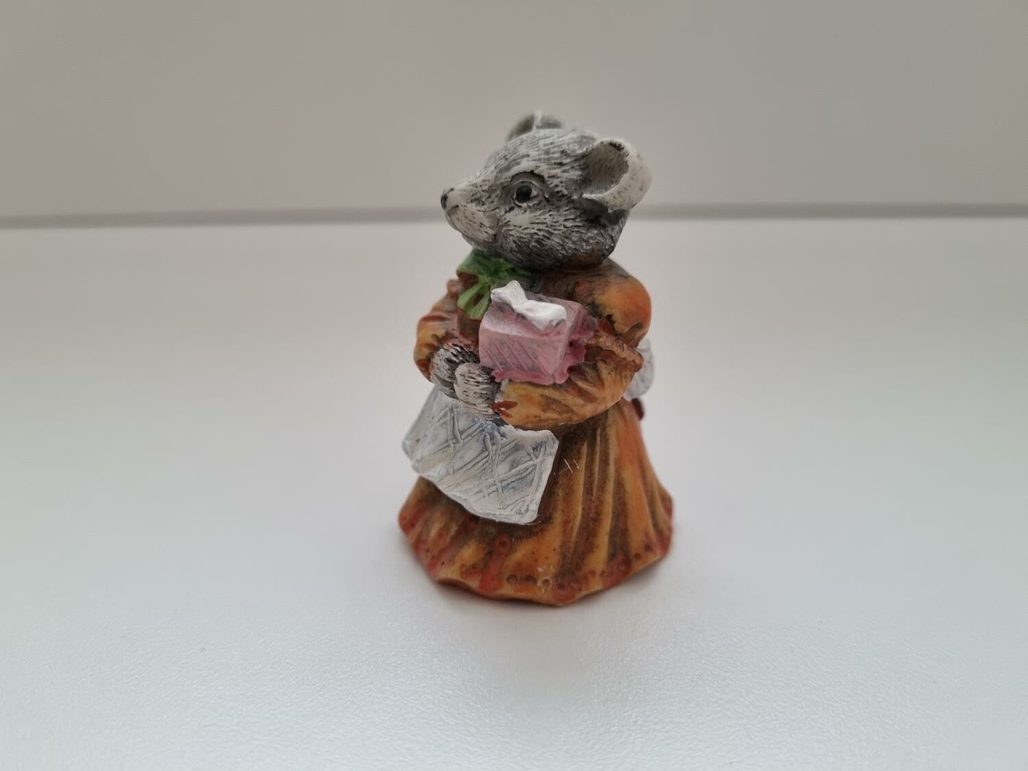 Figurin miniatyr mus, mini mus i keramik (dam)