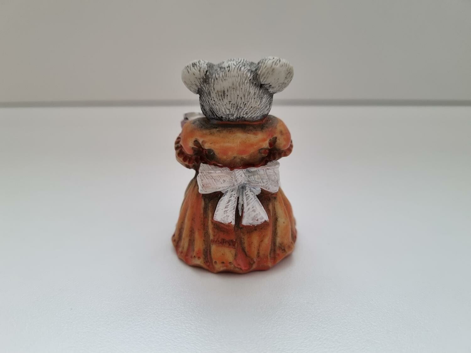 Figurin miniatyr mus, mini mus i keramik (dam)