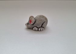 Figurin miniatyr mus, mini mus i keramik (ljusgrå)