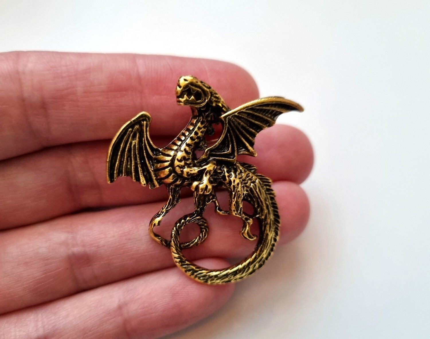 1 st detaljrik brosch hänge - Drake (guldfärgad)