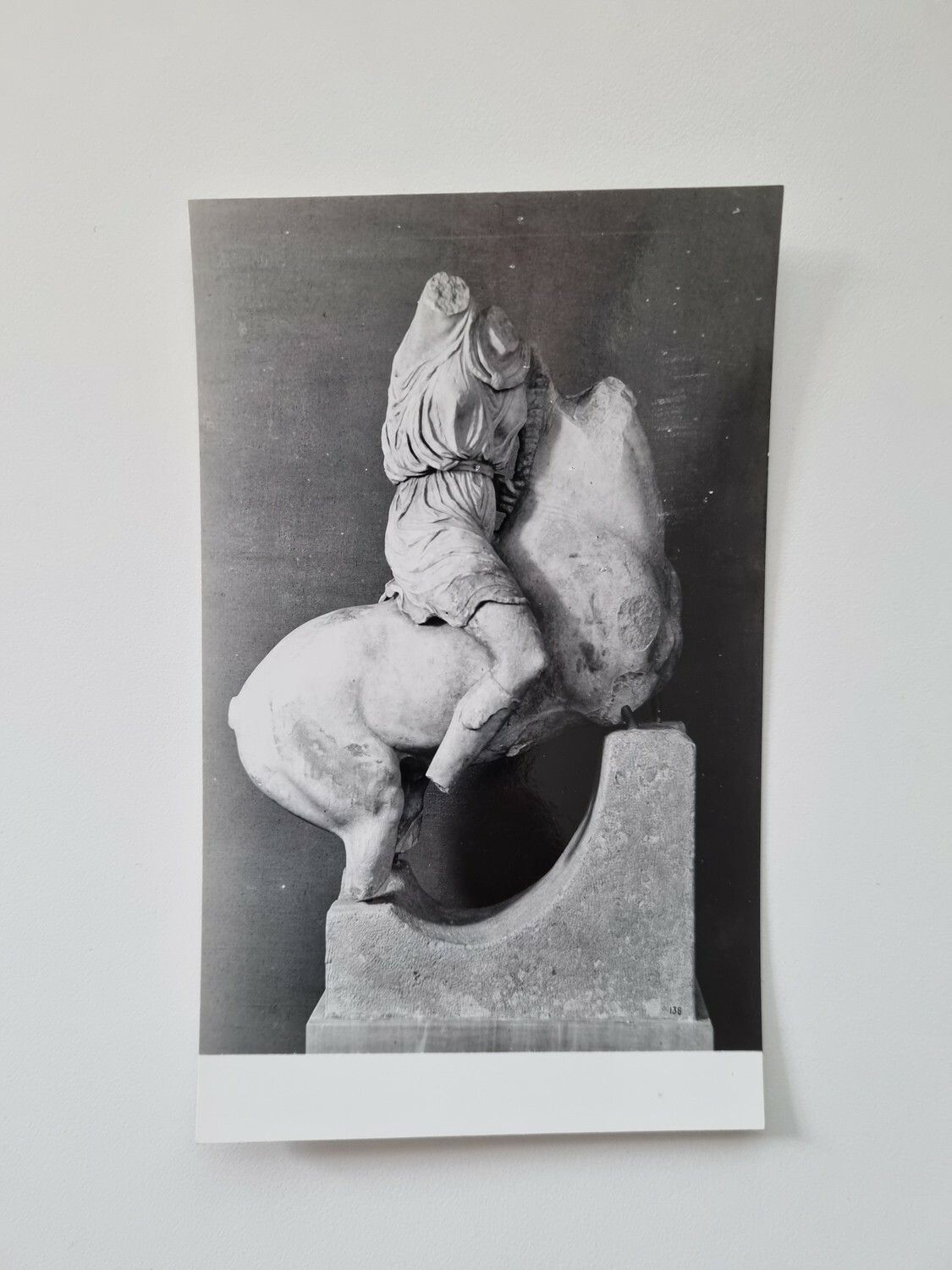 Vykort ATHENES MUSEE ARCH. AMAZON D' EPIDAURE