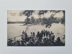 Vykort Folksamling vid vattnet, Lingslätö, Väddö 1915