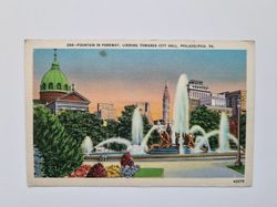Vykort FOUNTAIN IN PARKWAY, LOOKING TOWARDS CITY HALL