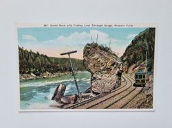 Vykort Giant Rock and Trolley Line Through Gorge, Niagara Falls.