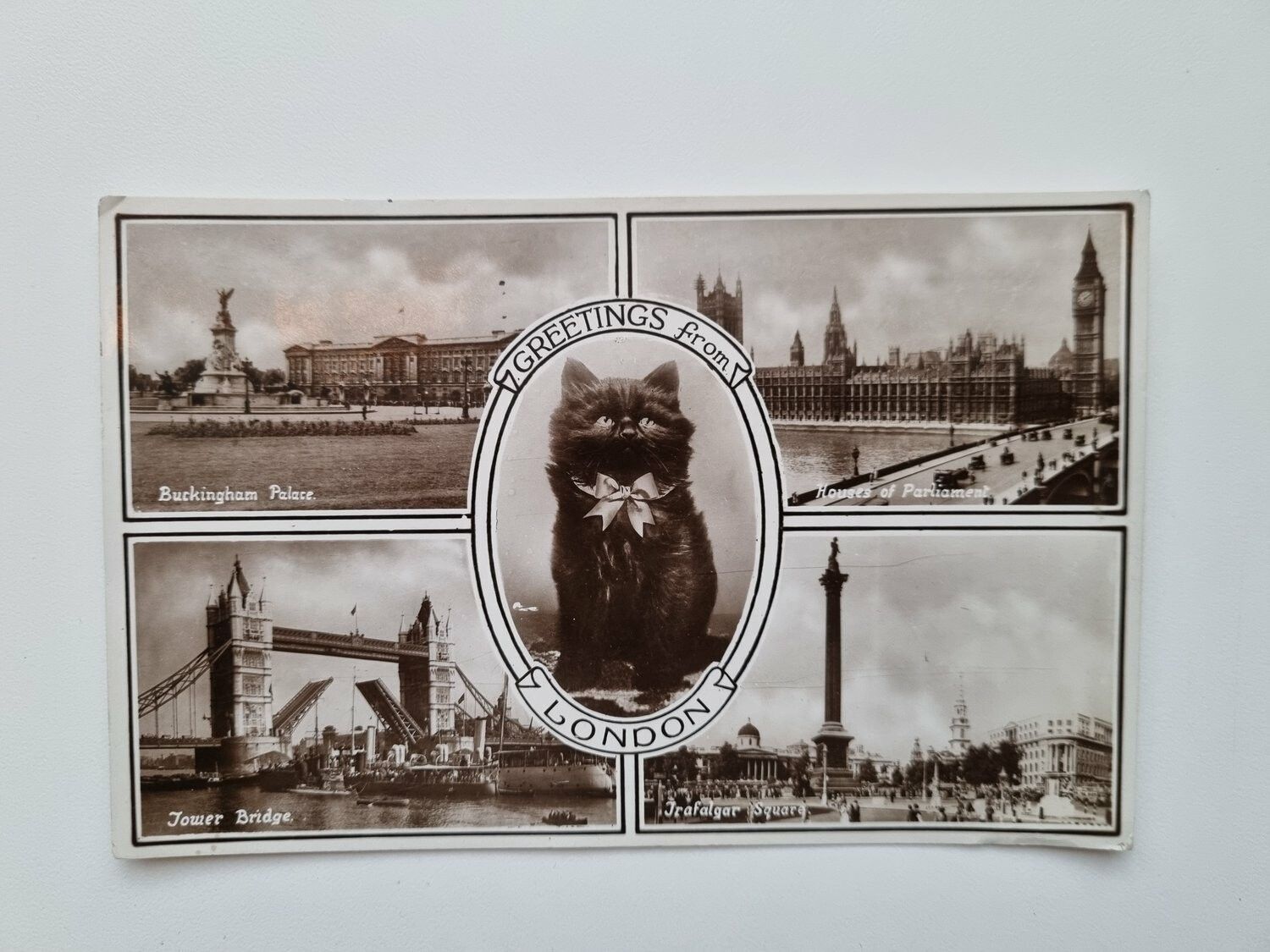 Vykort GREETINGS from LONDON 1954