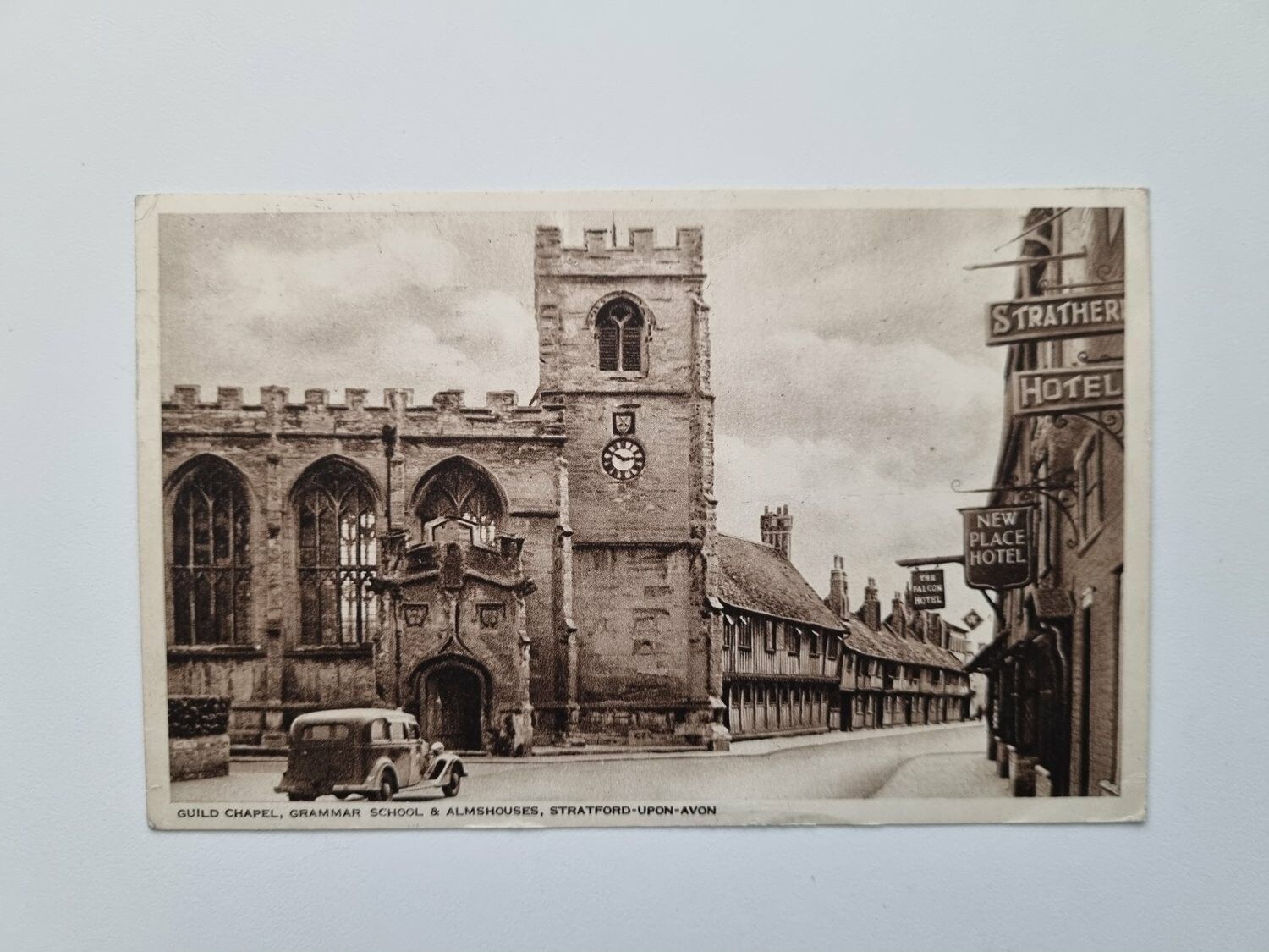 Vykort GUILD CHAPEL, GRAMMAR SCHOOL & ALMSHOUSES