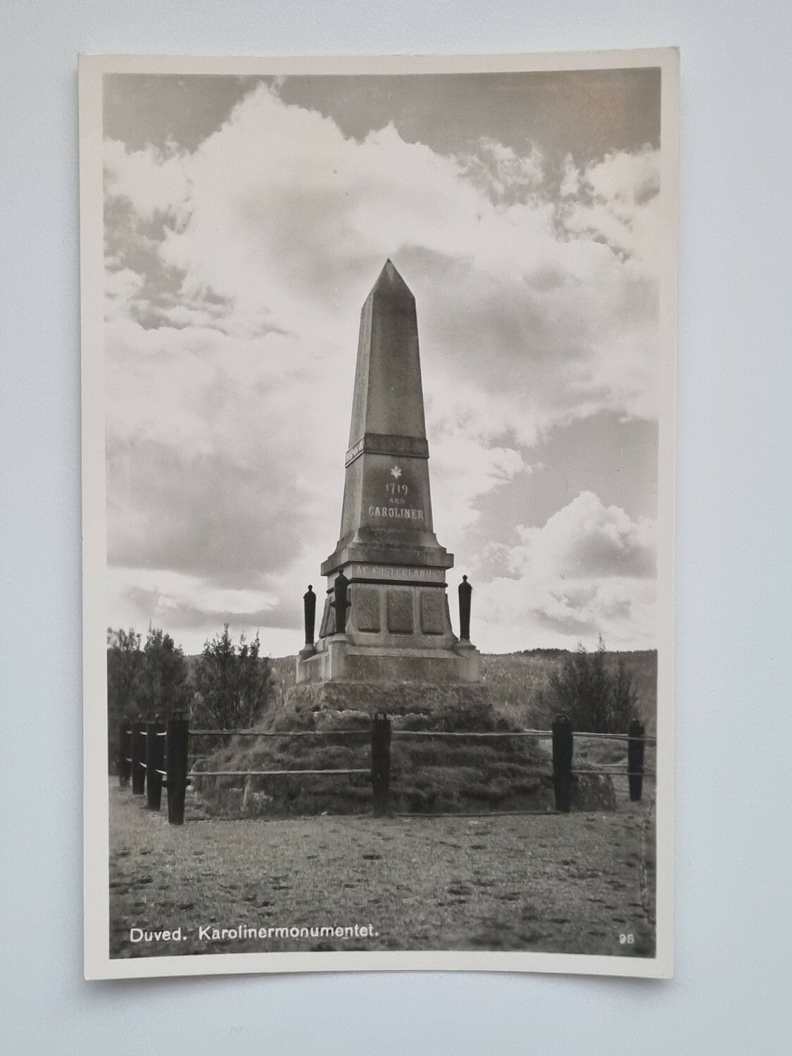 Vykort Karolinermonument i Duved