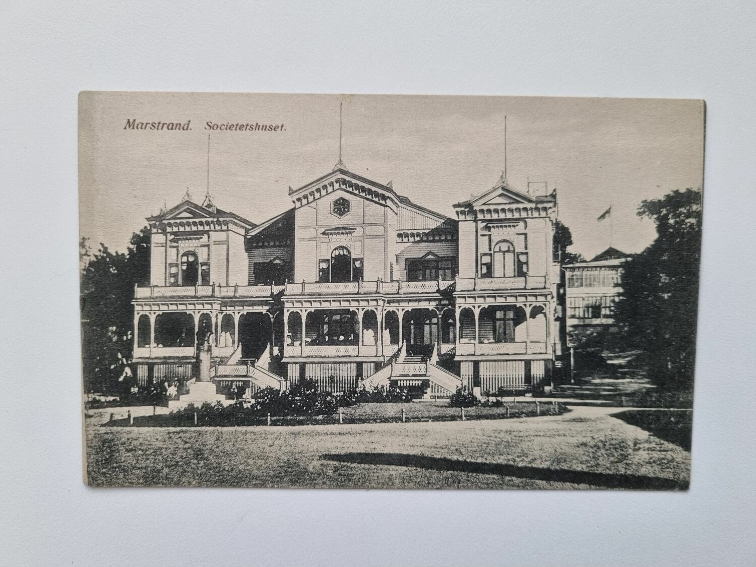 Vykort Marstrand. Societetshuset 1921