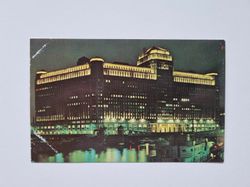 Vykort MERCHANDISE MART AT NIGHT CHICAGO, ILLINOIS