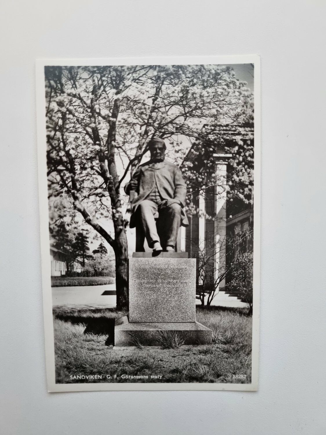 Vykort SANDVIKEN G. F. Göranssons staty