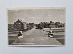 Vykort SKÖVDE Skolgatan med Församlingshemmet.