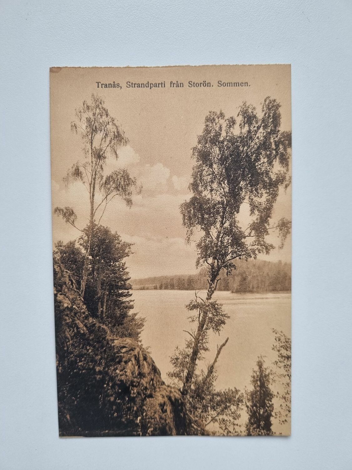 Vykort Tranås Strandparti från Storön. Sommen