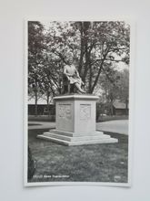 Vykort VÄXJÖ Esalas Tegnér-statyn