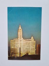 Vykort WRIGLEY BUILDING AT NIGHT