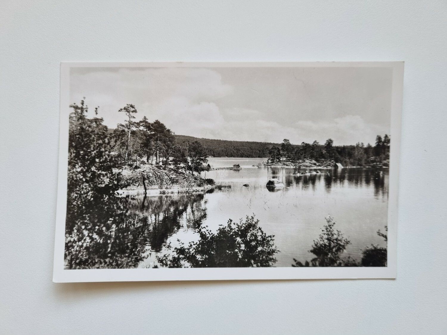 Vykort över natur med vatten