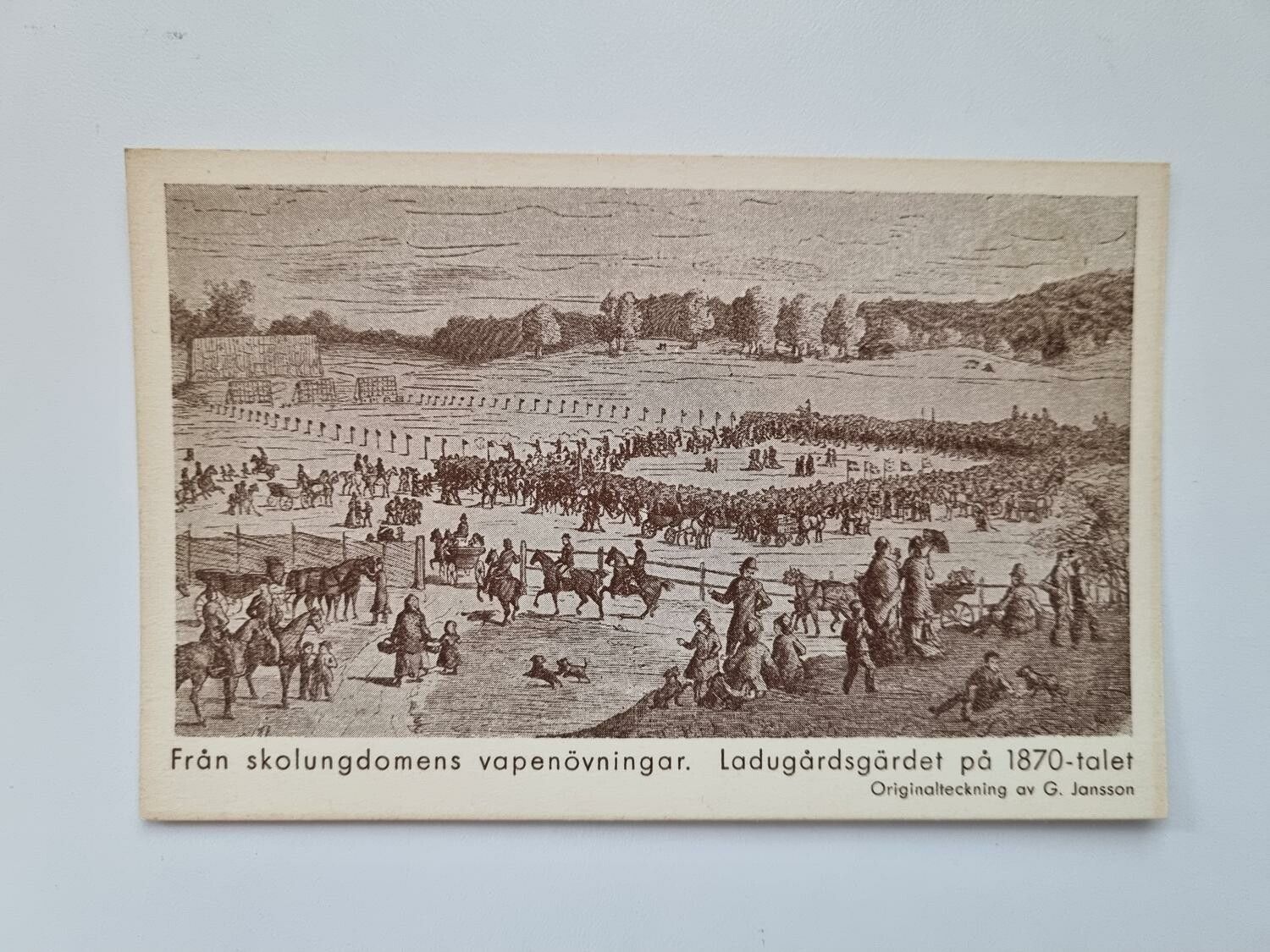 Vykort Från skolungdomens vapenövningar. Ladugårdsgärdet på 1870-talet