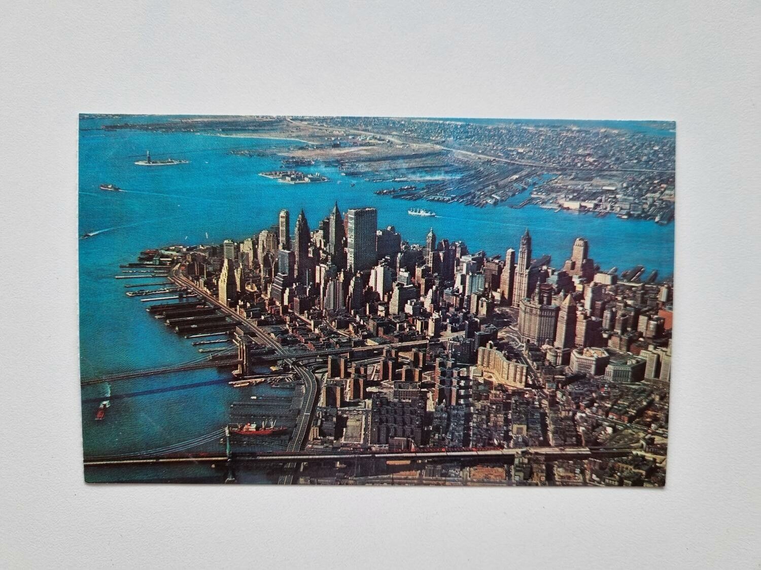 Vykort LOWER MANHATTAN SKYLINE FROM THE AIR