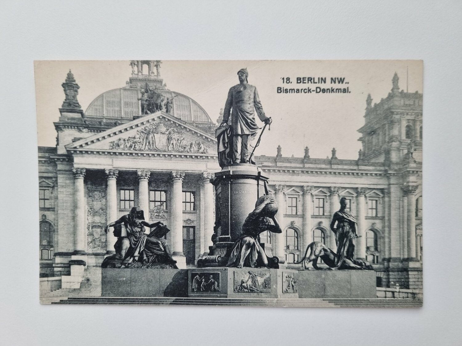 Äldre vykort 18. BERLIN NW.. Bismarck-Denkmal