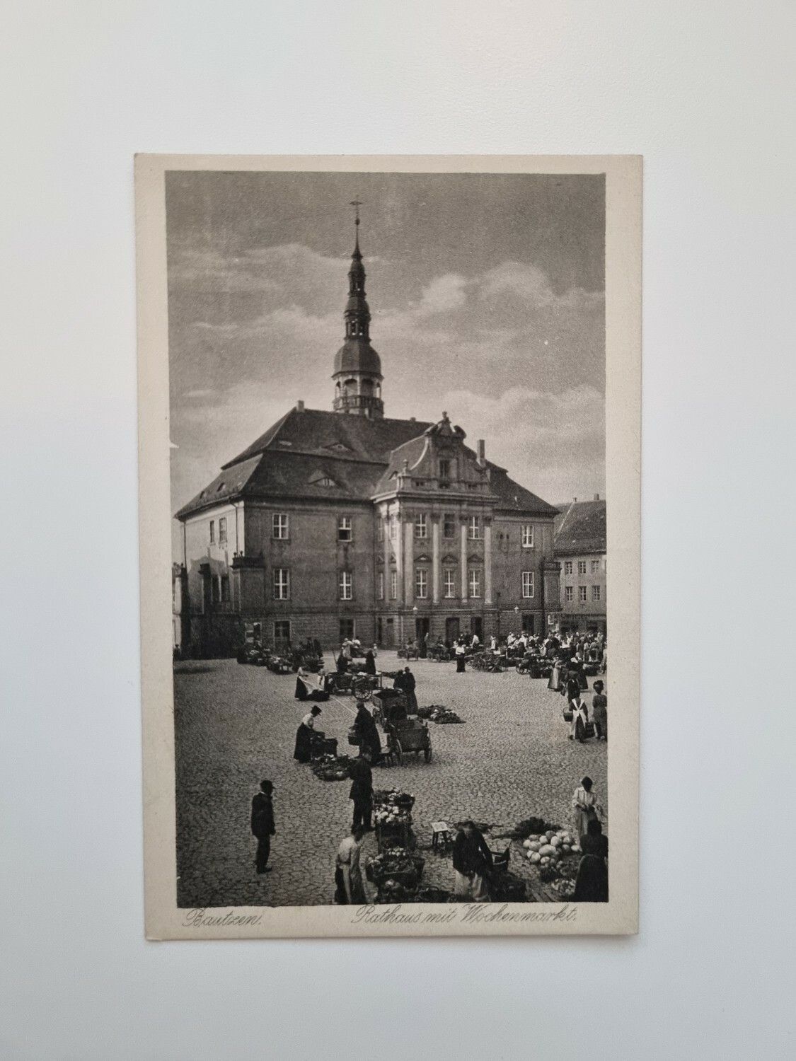 Äldre vykort Bautzen. Rathaus mit Wochenmarkt