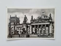 Äldre vykort Berlin. Bismarckdenkmal mit Reichstag