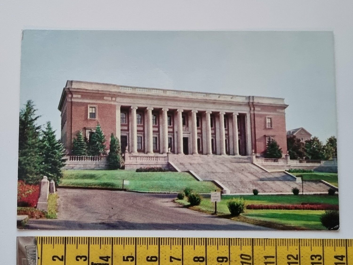 Äldre vykort DINAND LIBRARY