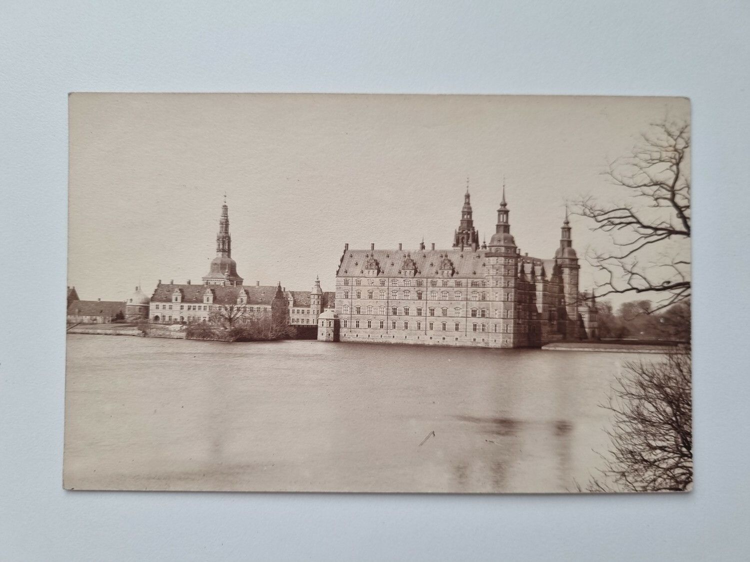 Äldre vykort Frederiksborg slott, daterat år 1910