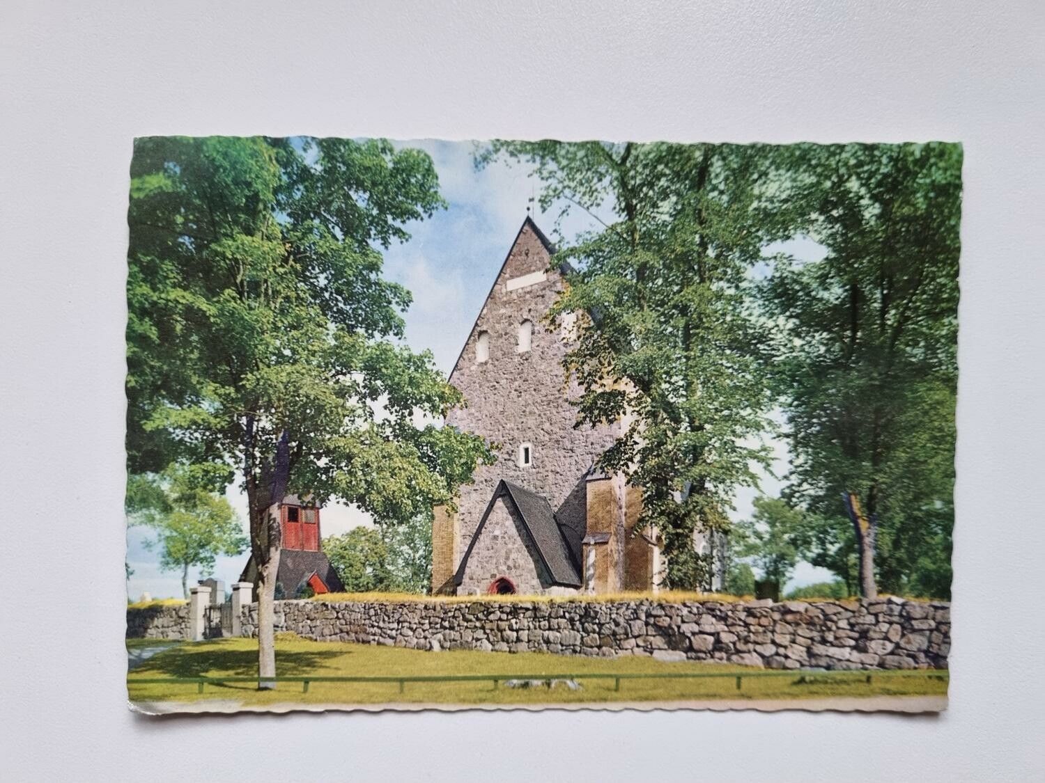 Äldre vykort Gamla Uppsala kyrka
