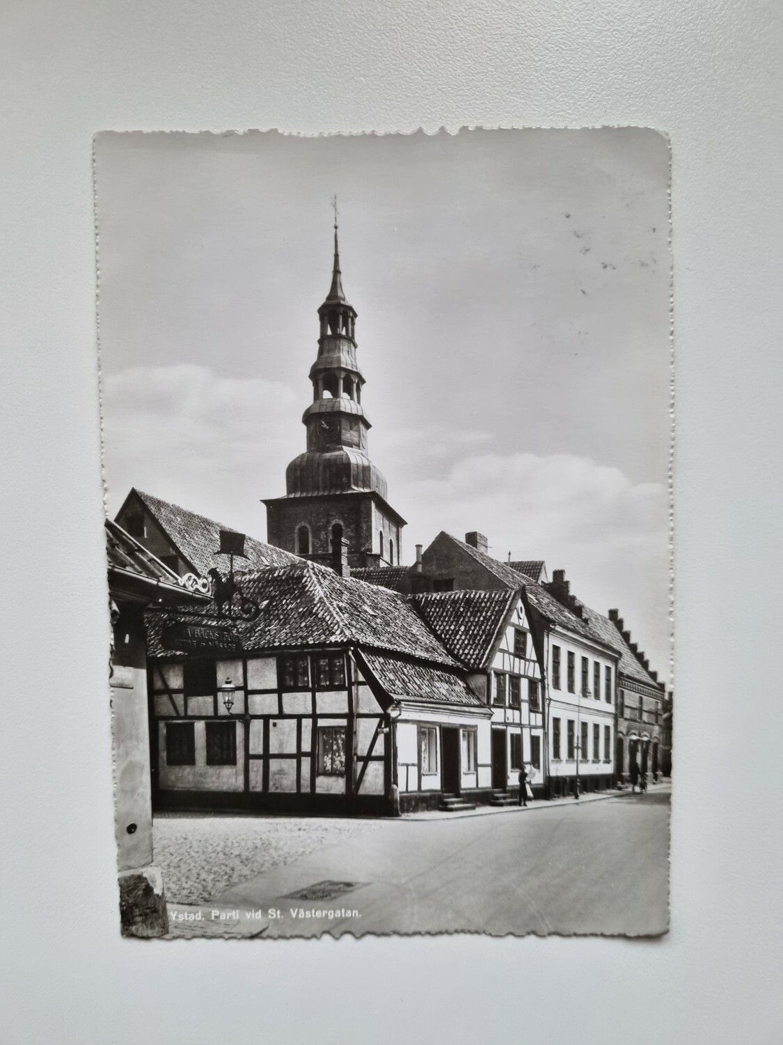 Äldre vykort Ystad. Parti vid St. Västergatan.