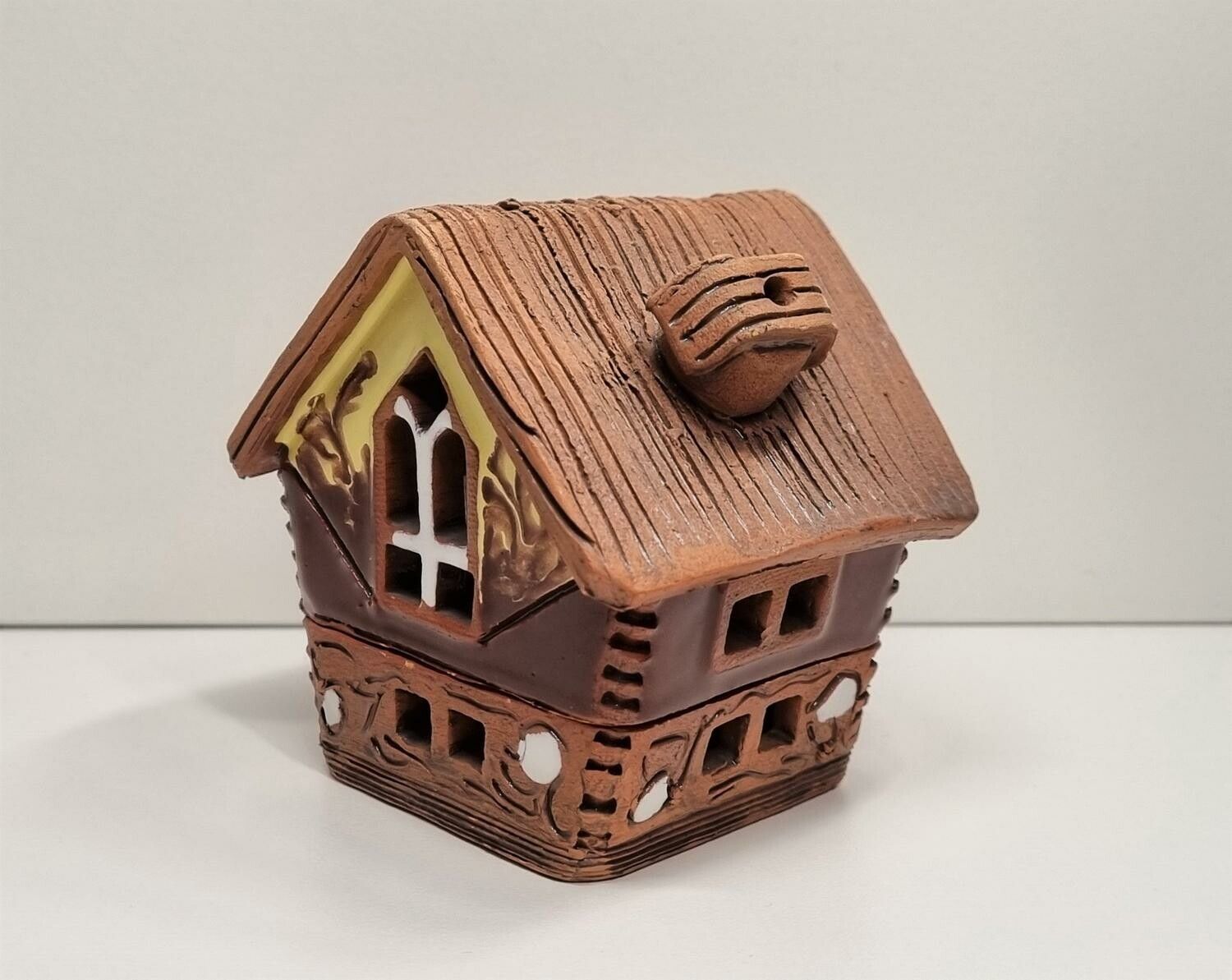 Öppningsbart miniatyrhus, minihus i keramik (hus nr 191)